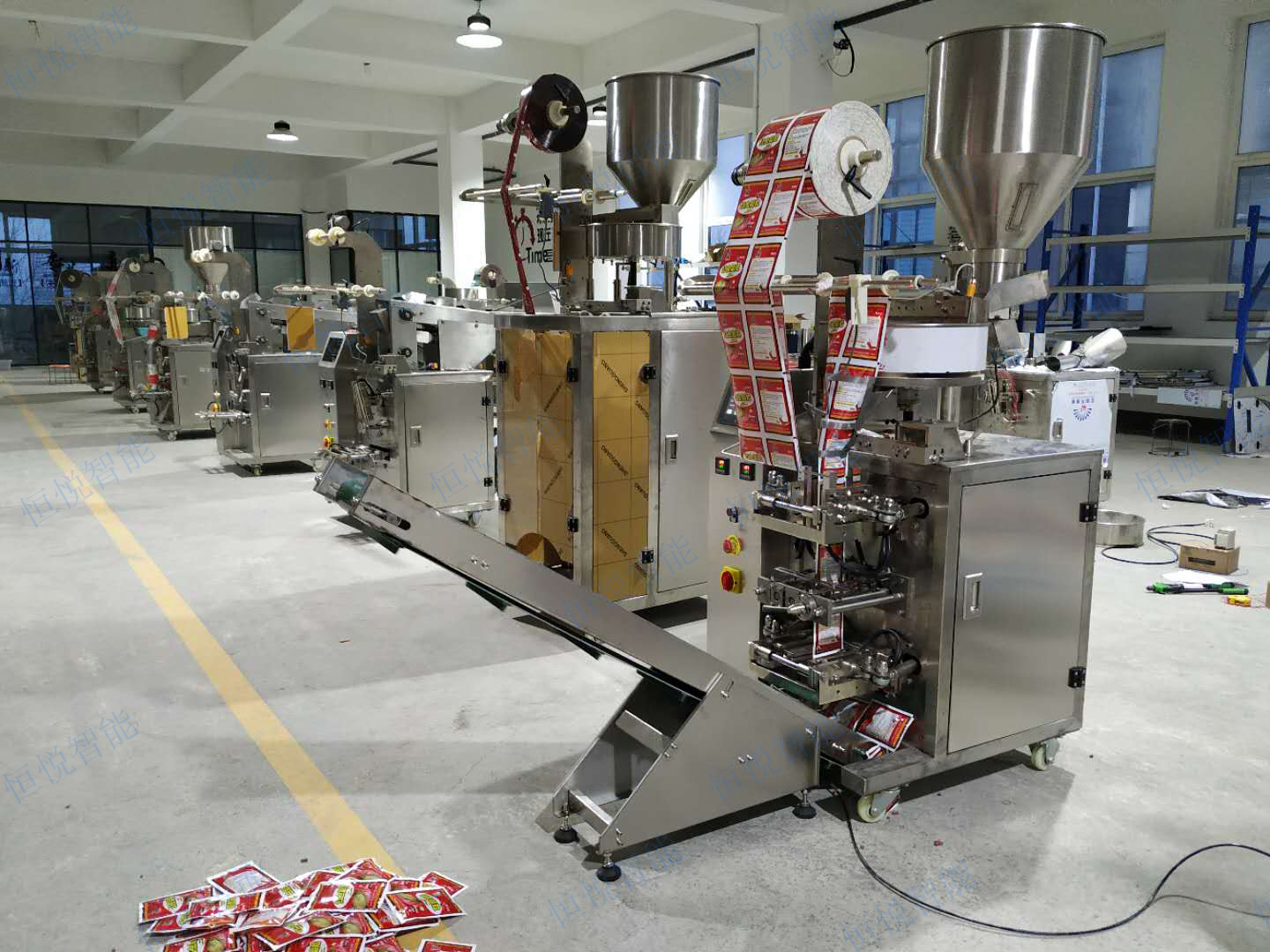 小顆粒四邊封包裝機