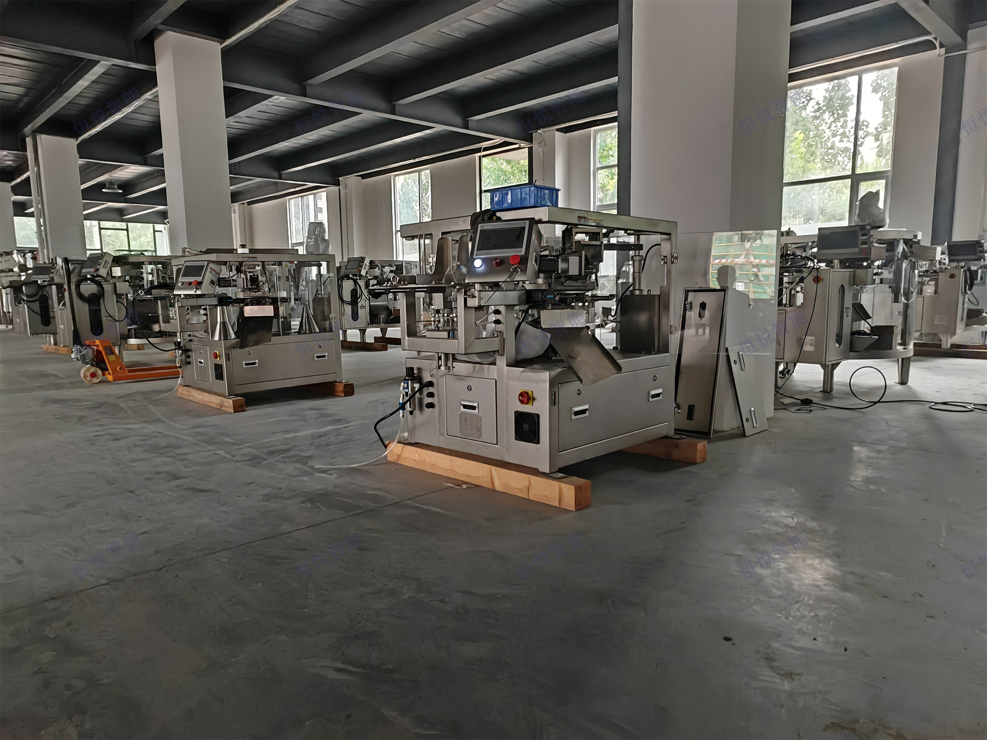 六工位給袋式包裝機(jī)