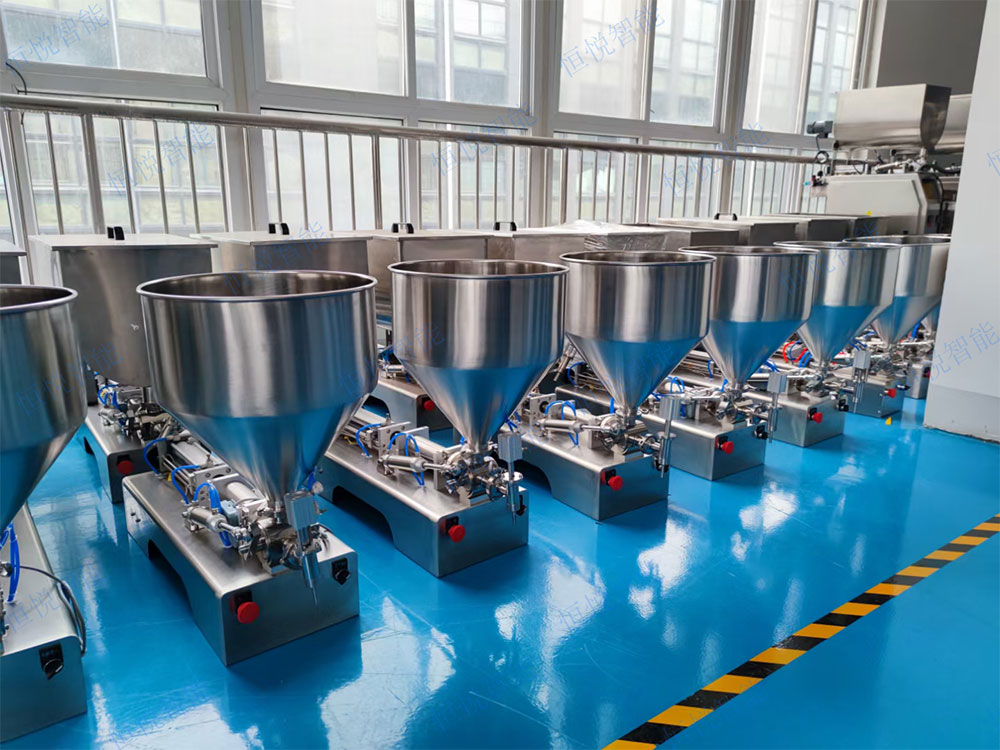 使用全自動液體包裝機