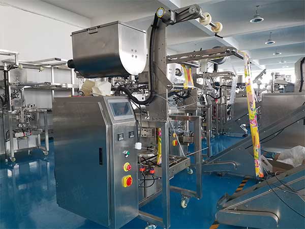 液體食品醬料包裝機(jī)，一機(jī)多用經(jīng)濟(jì)實(shí)用