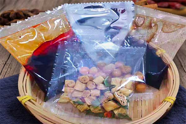 芝麻醬包、番茄醬包、骨湯料包可采用高湯醬料包裝機