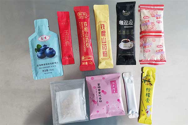 全自動豆?jié){粉包裝機可實現(xiàn)背封長條袋型，三邊封、圓角袋型等精美包裝