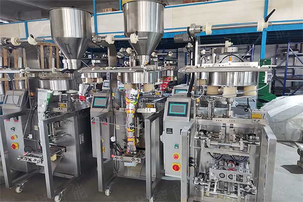 小顆粒全自動包裝機在顆粒劑、干果、膨化小食品等領域應用較多