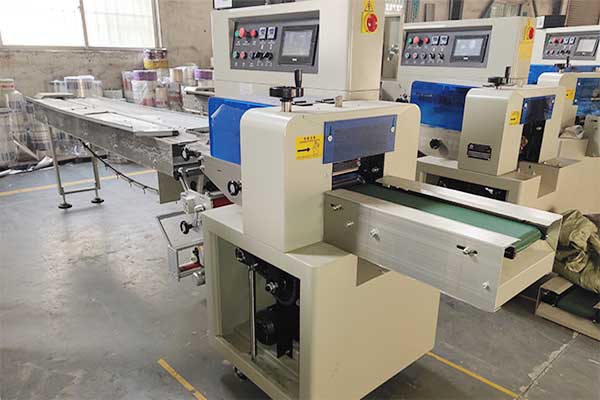 三伺服枕式包裝機